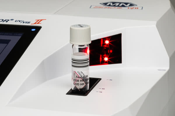 ESPECTROFOTOMETRO NANOCOLOR UV-VIS II DE BANCADA C/CERT.RBC - Imagem 2